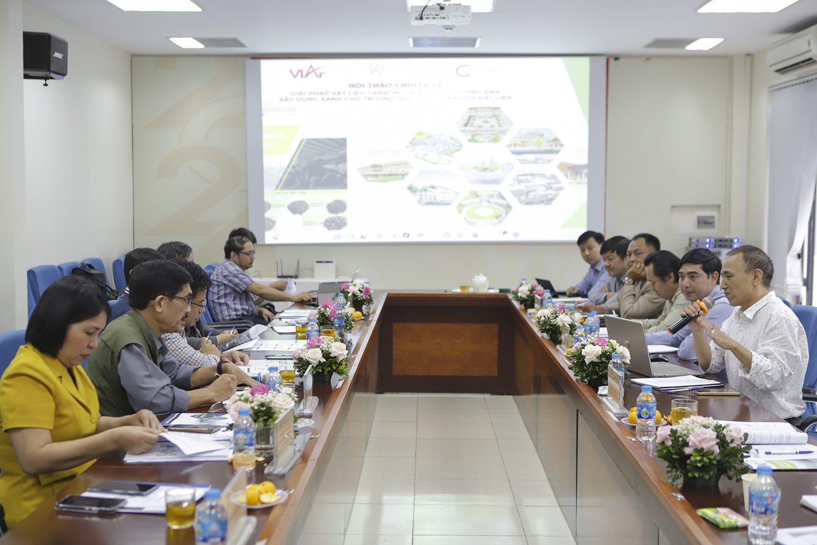 các chuyên gia đã có phiên thảo luận chuyên sâu về đặc tinh kỹ thuật và lợi ích của vật liệu Carboncor Asphalt